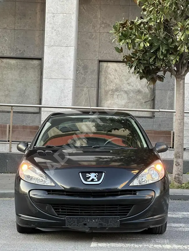 Peugeot 206 موديل 2010  130.000 كم بدون تغييرات وخالية من العيوب