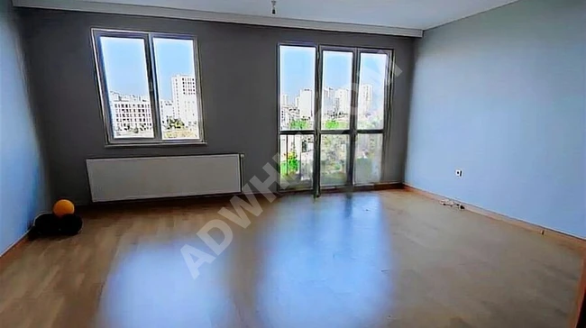 Apartment for sale 3+1 in a prime location in KAYAŞEHİR, region 18 – Two facades with title deed