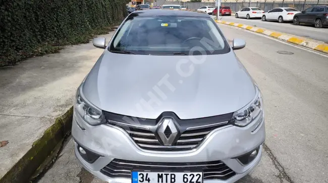 Renault Megane 1.3 TCe - Tesla Screen