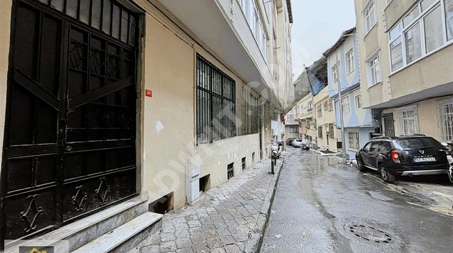 For rent on CADDE in the İzzetpaşa area, near the additional courthouse building.