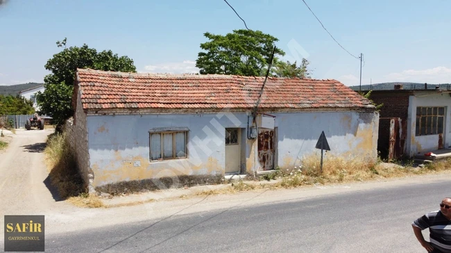 A real opportunity! A countryside house at low prices on a plot of land measuring 688 square meters.