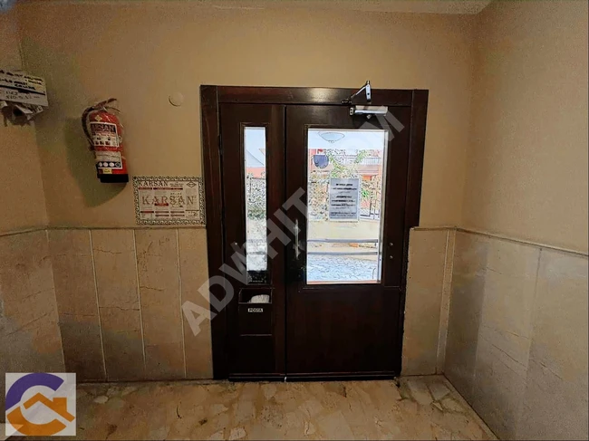 Opportunity: Apartment in the PETROL İŞ neighborhood, ground floor, with an open parking area.