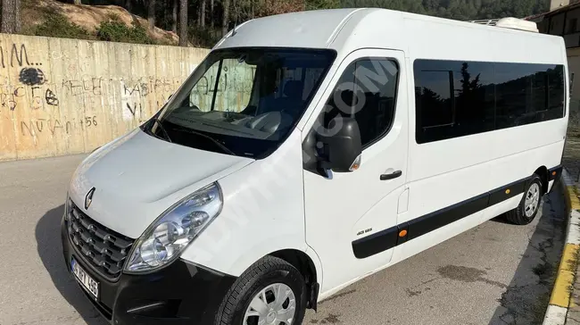 فان RENAULT MASTER 17 + 1 موديل 2011