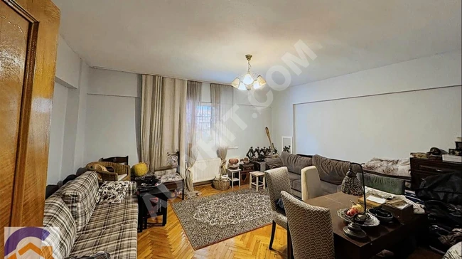 Opportunity: Apartment in the PETROL İŞ neighborhood, ground floor, with an open parking area.