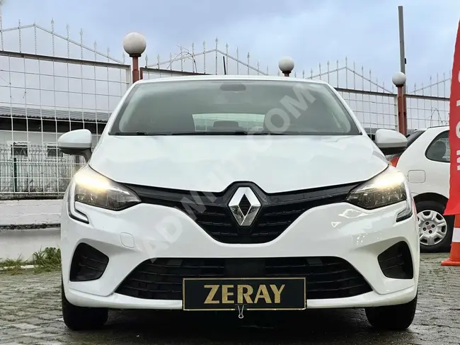 RENAULT CLİO 1.0SCE  موديل 2021 خالية من العيوب  - شاشة تسلا - بدون سجل حوادث