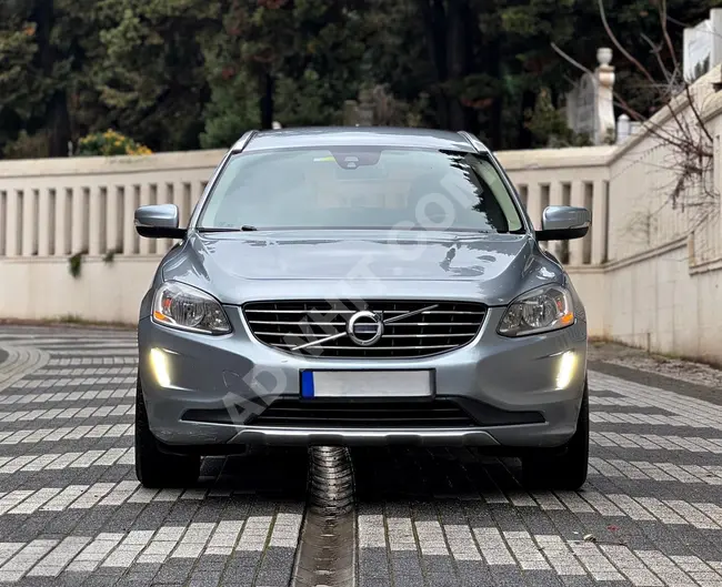 سيارة VOLVO XC60 PREMİUM موديل 2014 بقوة 181 حصان بدون دهان