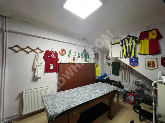 A 250 square meter shop with three floors opposite the TELSİZ CAMİ Mosque and on a busy street.