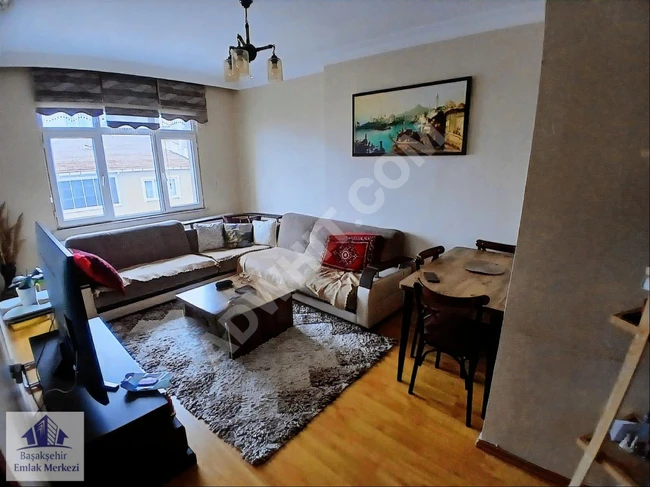 3+1 apartment for sale in the Güneşli Bakırkent neighborhood.