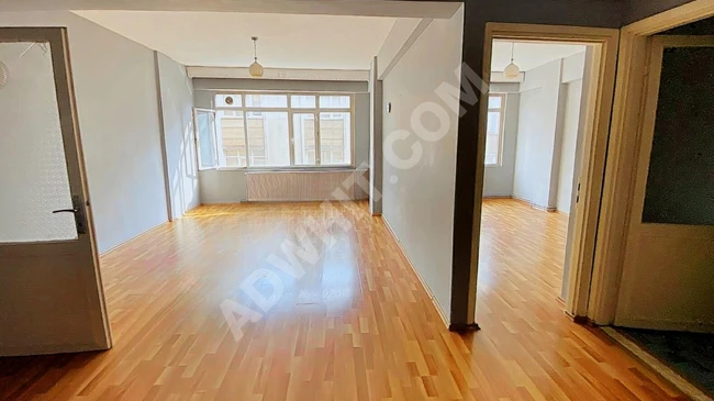 Apartment for rent on the middle floor with a balcony opposite the HAPPY CENTER market in KÜÇÜKKÖY