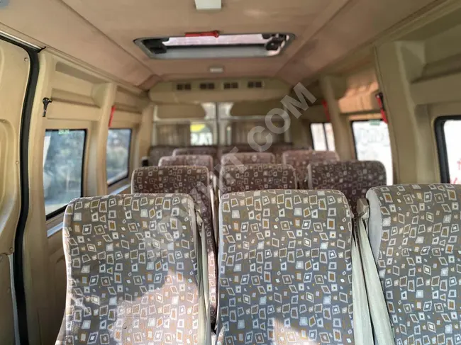 فان RENAULT MASTER 17 + 1 موديل 2011