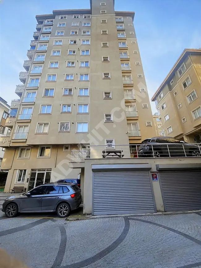 2+1 apartment in a residential complex with parking on the top floor in ÇAKMAK