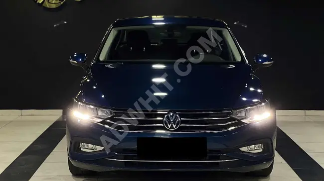 سيارة  VW PASSAT BUSİNESS - كيلومتر منخفض، بفواتير، ونظيفة