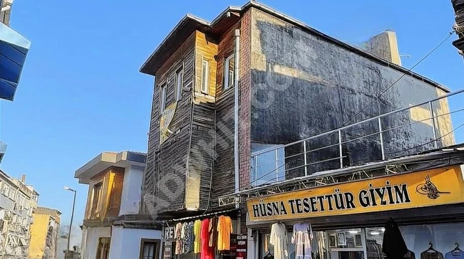 Building containing complete stores on FATİH Square Street