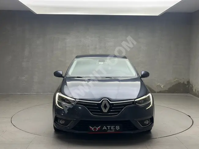 RENAULT MEGANE - 2018 model - Free of defects and paint - Financing available with an interest rate of 1.79%