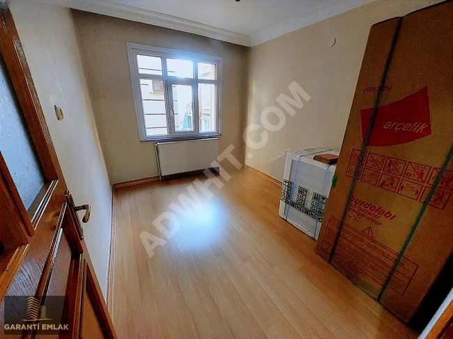 Apartment for rent, 2+1, 80 square meters, located on the middle floor.