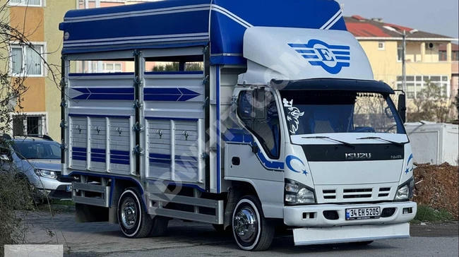 Luxury wide Isuzu truck without defects in factory condition, new tent, 175,000 kilometers