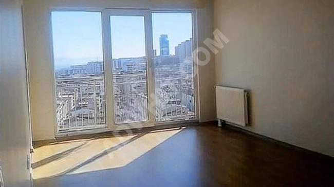 2+1 apartment with a closed kitchen, facing the pool and the city, clean!!! Vacant