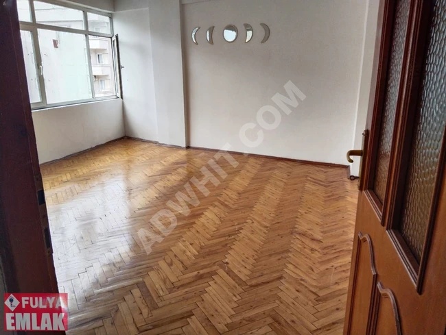 2+1 apartment on the 5th floor with an elevator, featuring a balcony located 4-5 minutes away from the metro and metrobüs.