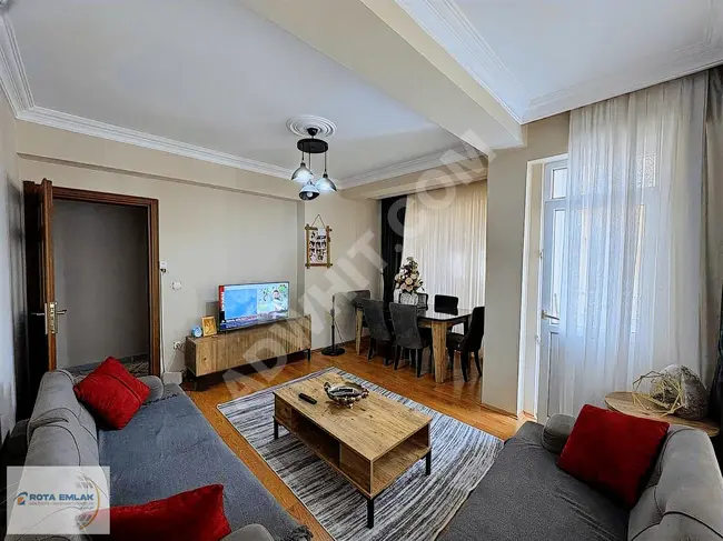 2+1 apartment on a middle floor with an elevator in ÜMRANİYE ÇAKMAK.