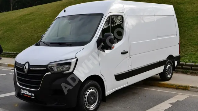 Renault Trafic car, model 2019 - new body - with a distance of 98,000 kilometers - without paint