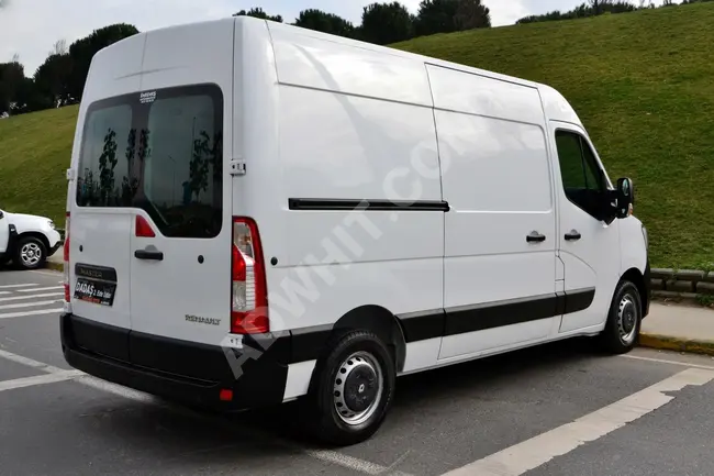 Renault Trafic car, model 2019 - new body - with a distance of 98,000 kilometers - without paint