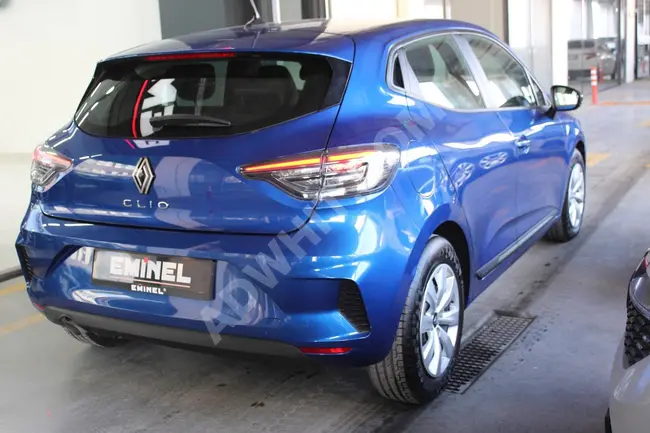 2023 RENAULT CLIO HB 1.0 TCE EQUILIBRE X-TRONIC with 90 horsepower - No Paint