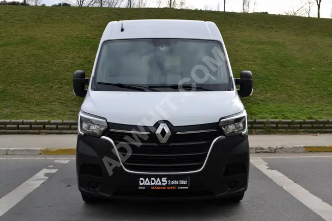 Renault Trafic car, model 2019 - new body - with a distance of 98,000 kilometers - without paint