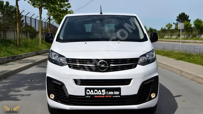 Opel Vivaro ELEGANCE XL 2024 model, long chassis, 6,001 km, 5+1 seats, with 20% VAT.