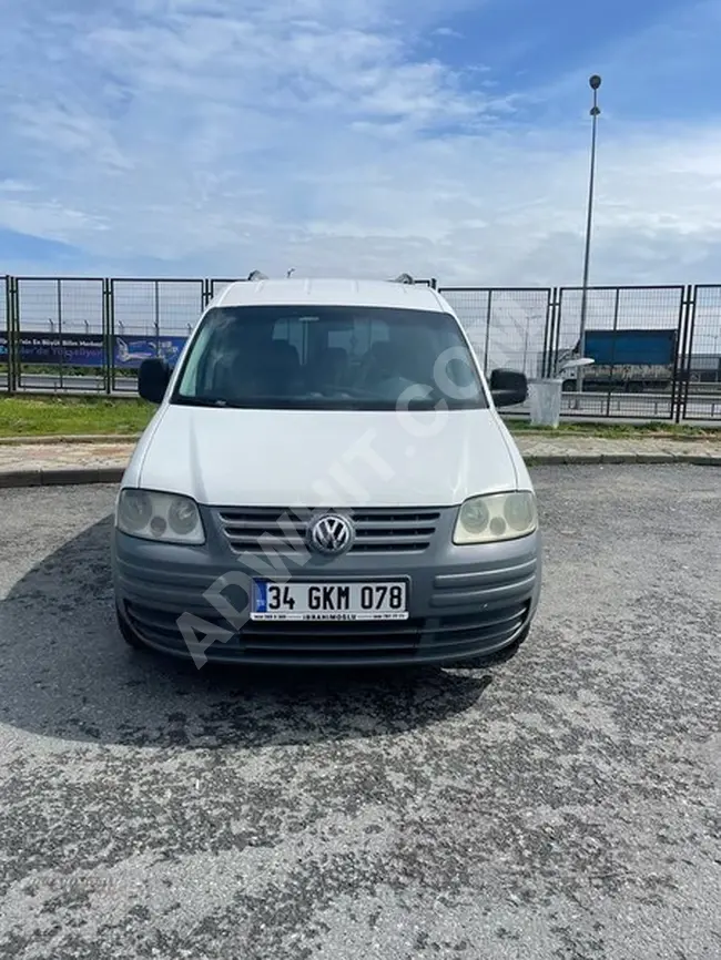 Volkswagen Caddy 1.9 TDI model 2005 at an affordable price. Well-maintained Combi Caddy 1.9 equipped with windows and seats.