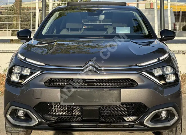 سيارة Citroen C4 موديل 2022 - بقوة 155 حصان - سقف زجاجي - بدون طلاء