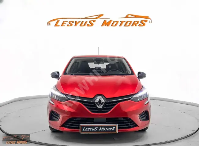 سيارة RENAULT CLİO 1.0 TCE JOY موديل 2022 *بدون صبغة، بمسافة 12,000 كم