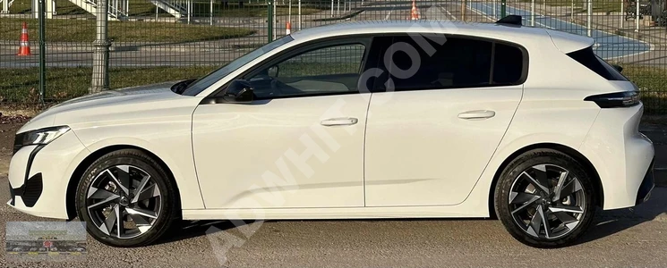 سيارة Peugeot 308 موديل 2024 -كاميرا-شحن سريع-بدون مفتاح-مضمونة-بدون تغيير