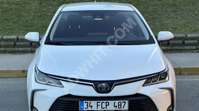 موديل 2022 Corolla 1.8 Hybrid - بدون تغيير اللون بدون أضرار متابعة المسار وغيره