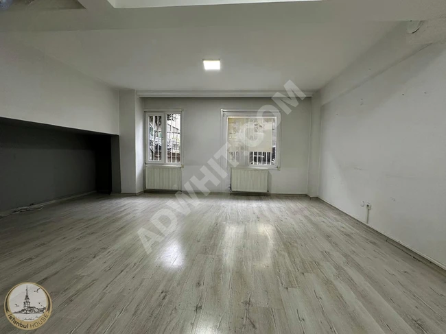 Opportunity for a 2+1 empty apartment with a usable garden in a central location in Bahçelievler.