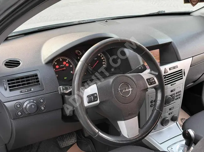 OPEL ASTRA موديل 2012 اتوماتيك عدد كيلومترات منخفض مثبت سرعات مصانة جيدا