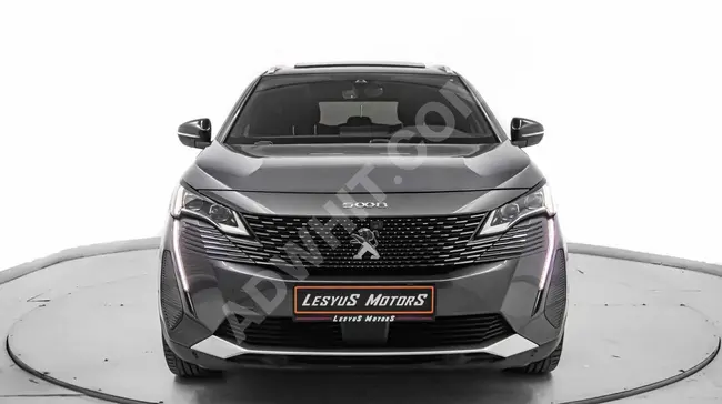 PEUGEOT 5008 *GT موديل 2021  جلد أحمر  خشب 90,000 كم