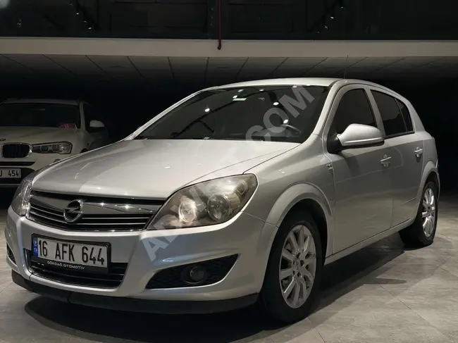 OPEL ASTRA موديل 2012 اتوماتيك عدد كيلومترات منخفض مثبت سرعات مصانة جيدا