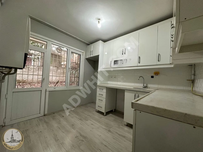 Opportunity for a 2+1 empty apartment with a usable garden in a central location in Bahçelievler.