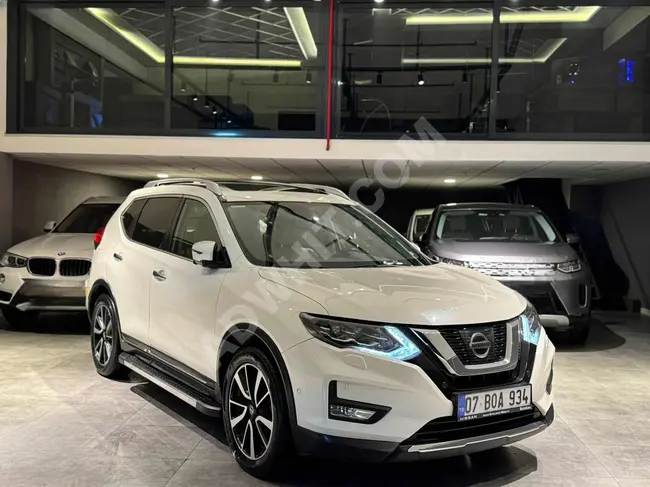 Nissan - Model 2018 - Heating - Panoramic Sunroof - 75,000 original km