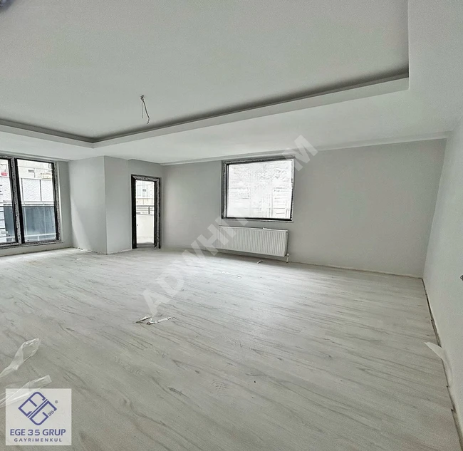 2+1 apartment with a closed parking space in a new building near the Metrobus station and shopping center.