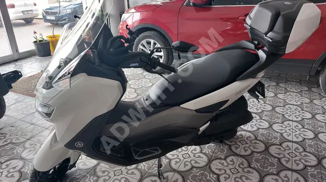 دراجة نارية YAMAHA N MAX موديل 2023 - كاملة الاكسسوارات في حالة الجديد