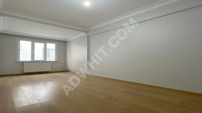 Family apartment 2+1 with a glass balcony and natural gas heating, 7 minutes to the Metrobus.