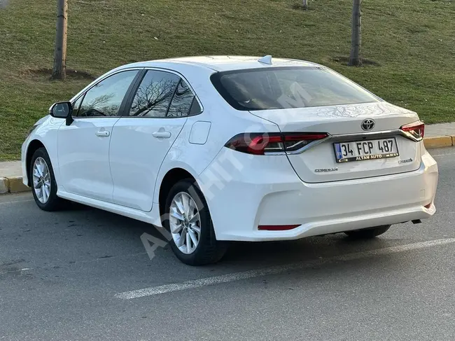 موديل 2022 Corolla 1.8 Hybrid - بدون تغيير اللون بدون أضرار متابعة المسار وغيره