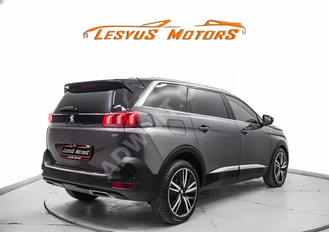 PEUGEOT 5008 *GT موديل 2021  جلد أحمر  خشب 90,000 كم