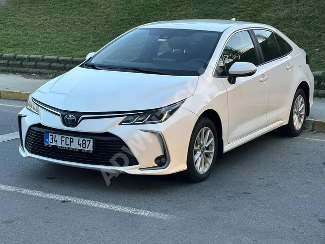 موديل 2022 Corolla 1.8 Hybrid - بدون تغيير اللون بدون أضرار متابعة المسار وغيره