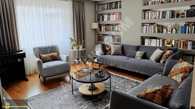 A beautiful, well-maintained 3+1 apartment for sale in Siyavuşpaşa.