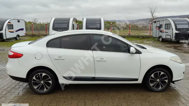 RENAULT FLUENCE EDC BUSINESS car, model 2012, with a distance of 279,000 km