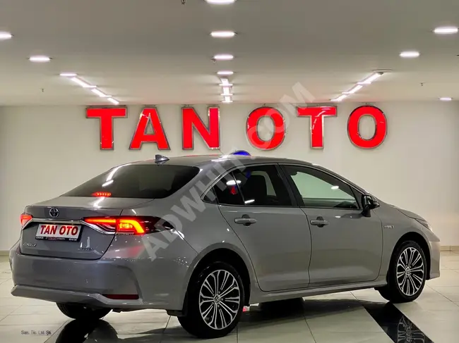 TAN OTO'DAN 2020 COROLLA HYBRID FLAME X-PACK SANROOF NAVİGASİYON