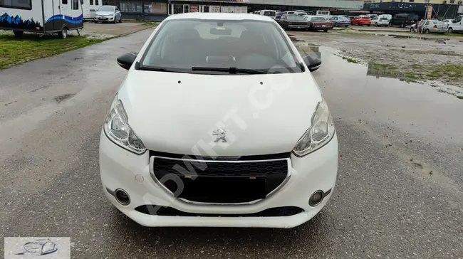 سيارة PEUGEOT 208 ACCES 1.2 PURETECH موديل 2015 بقوة 82 حصان مسافة 131.000 كم