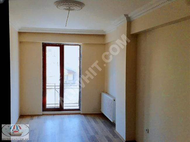 2+1 apartment with a closed kitchen and a southern frontage, 85 m².